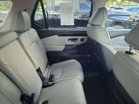 Used 2024 Honda Pilot EX-L image 4