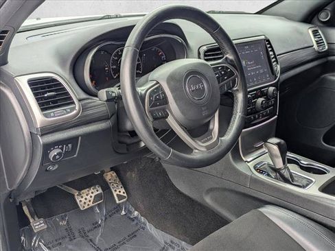 Used 2022 Jeep Grand Cherokee Laredo X RWD image 10