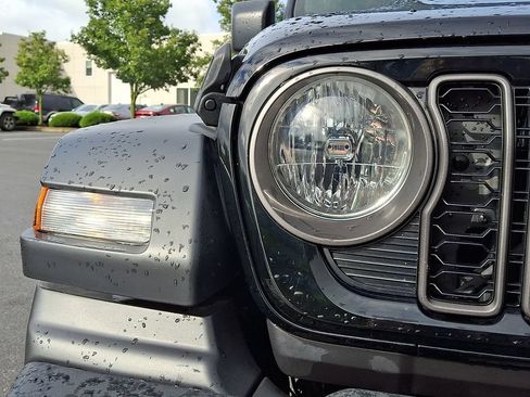 Used 2024 Jeep Wrangler Sport AWD/4WD image 12