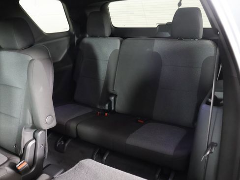 Used 2023 Chevrolet Traverse LT w/ Midnight/Sport Edition image 32
