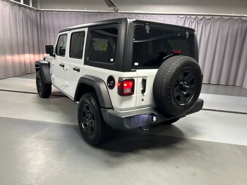Used 2024 Jeep Wrangler Sport image 5