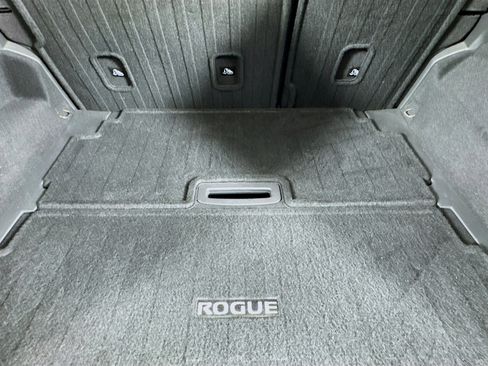 Used 2023 Nissan Rogue Platinum FWD image 34