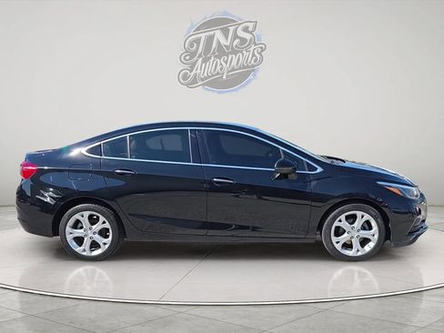 Used 2017 Chevrolet Cruze Premier FWD image 7
