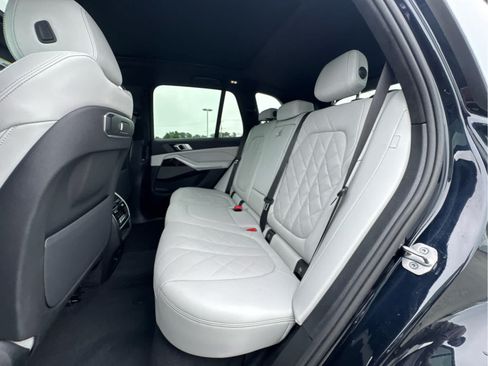 Used 2026 BMW X5 xDrive40i w/ M Sport Package AWD/4WD image 18