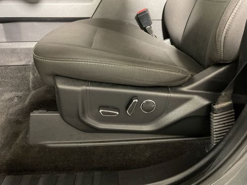 Used 2018 Ford F150 XLT w/ Equipment Group 302A Luxury AWD/4WD image 22