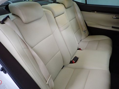 Used 2017 Lexus ES 350 image 9