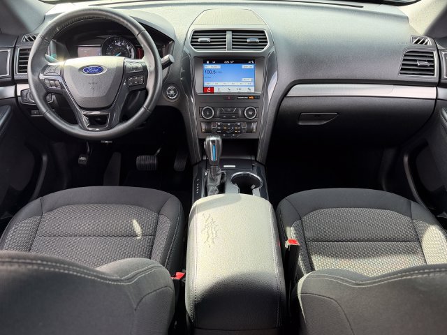 Used 2018 Ford Explorer XLT w/ Equipment Group 201A FWD image 23