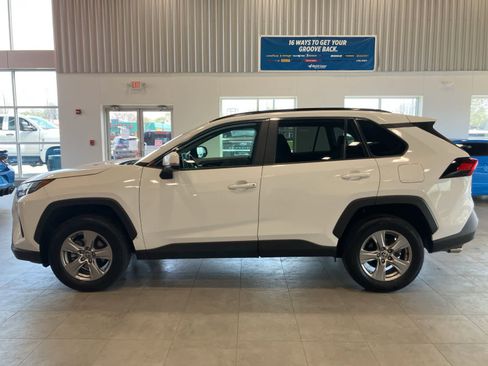 Used 2023 Toyota RAV4 XLE FWD image 8