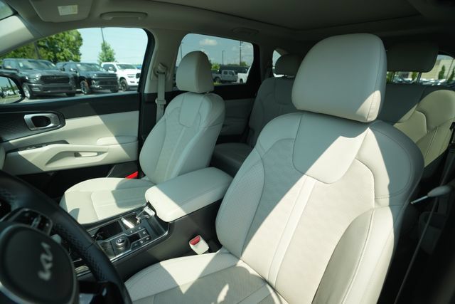 Used 2025 Kia Sorento S w/ Panoramic Sunroof Package FWD image 41