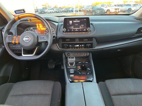 Used 2024 Nissan Rogue SV image 14