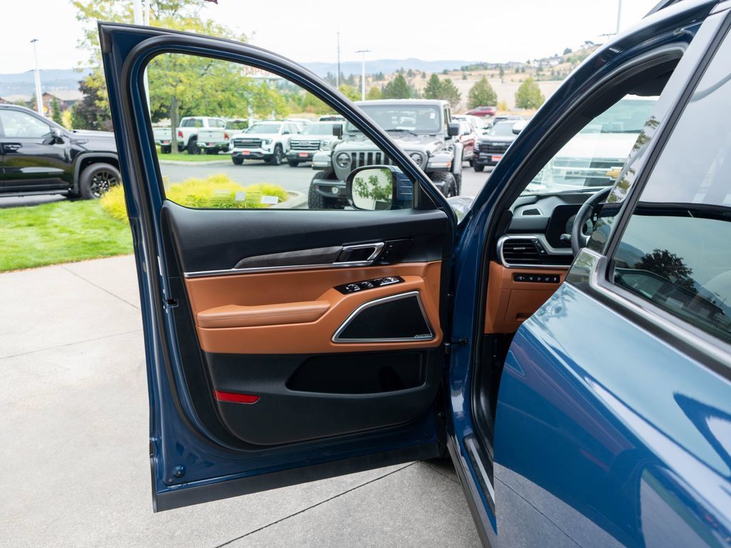 Certified 2024 Kia Telluride SX X-Line AWD/4WD image 18