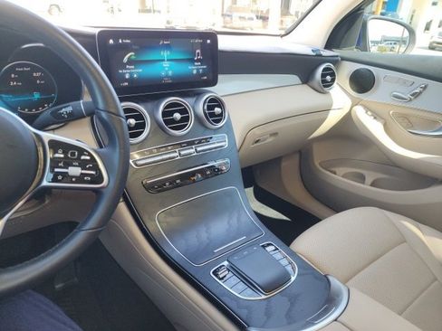 Used 2021 Mercedes-Benz GLC 300 4MATIC image 29