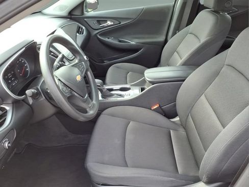 Used 2025 Chevrolet Malibu LT FWD image 11