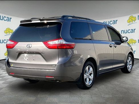 Used 2017 Toyota Sienna LE w/ Outdoor Package FWD image 6