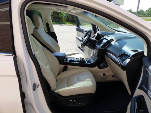 Used 2019 Ford Edge Titanium w/ Equipment Group 301A AWD/4WD image 50