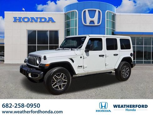 Used 2025 Jeep Wrangler Unlimited Sahara AWD/4WD image 1