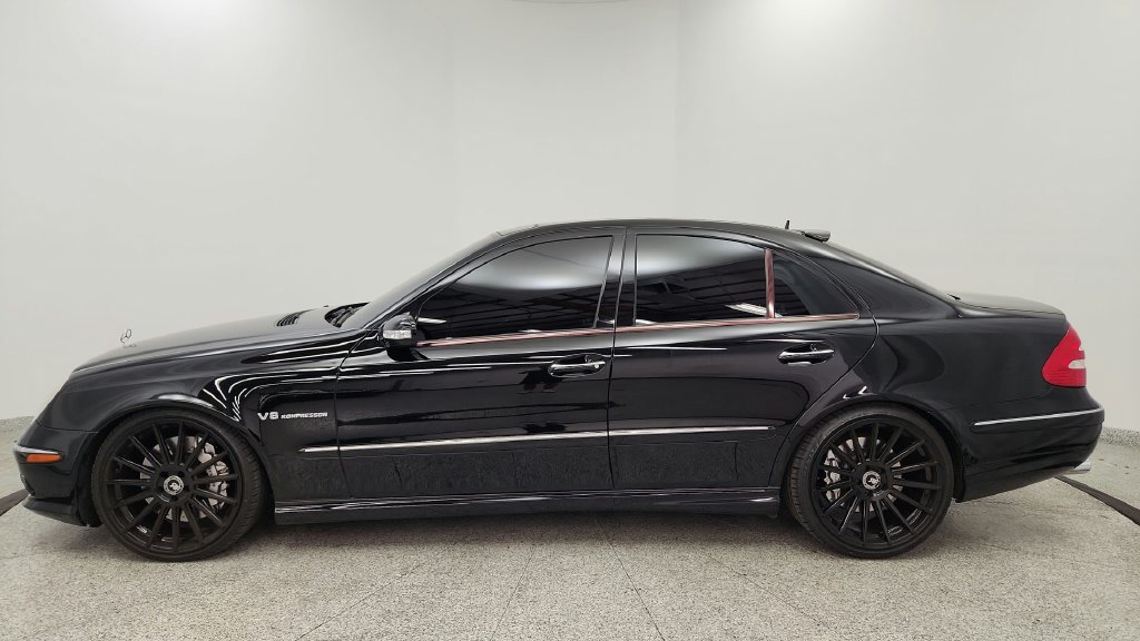 Used 2005 Mercedes-Benz E 55 AMG Sedan image 13