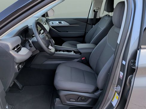 New 2026 Ford Explorer Active RWD image 10