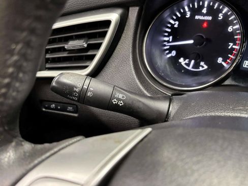 Used 2016 Nissan Rogue SL w/ SL Premium Package image 36