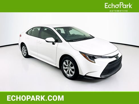 Used 2024 Toyota Corolla LE image 1