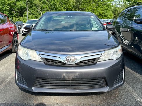 Used 2013 Toyota Camry LE w/ Preferred Accessory Pkg FWD image 8