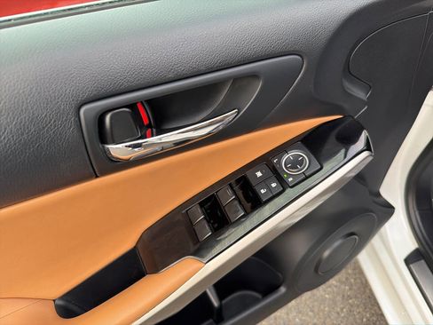 Used 2015 Lexus IS 250 image 36