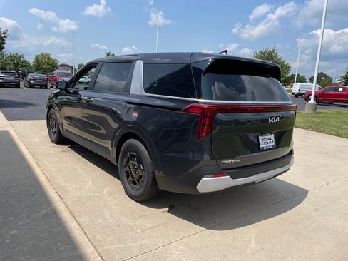New 2026 Kia Carnival FWD image 7