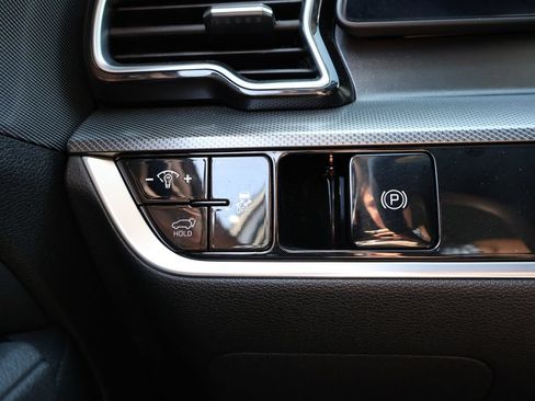 Used 2025 Kia Sportage SX FWD image 31