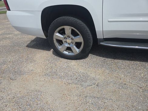 Used 2020 Chevrolet Suburban Premier RWD image 19