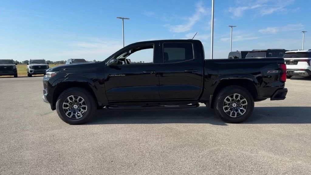 Used 2023 Chevrolet Colorado Z71 w/ Advanced Trailering Package AWD/4WD image 21