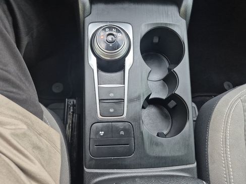 Used 2020 Ford Escape SE image 30