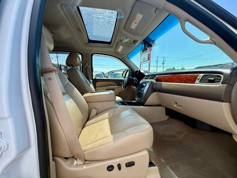 Used 2011 GMC Sierra 2500 SLT w/ SLT Convenience Package AWD/4WD image 15