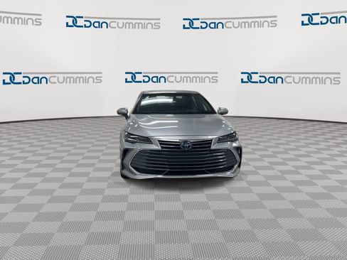 Used 2021 Toyota Avalon Limited w/ Advanced Safety Package FWD image 3