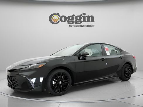 New 2026 Toyota Camry SE image 3