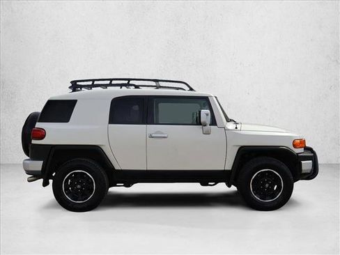 Used 2013 Toyota FJ Cruiser 4WD w/ Upgrade Pkg image 4