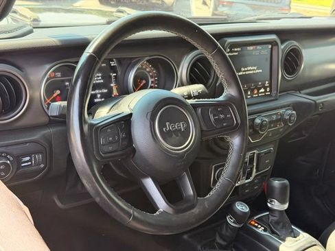 Used 2023 Jeep Gladiator Sport AWD/4WD image 19