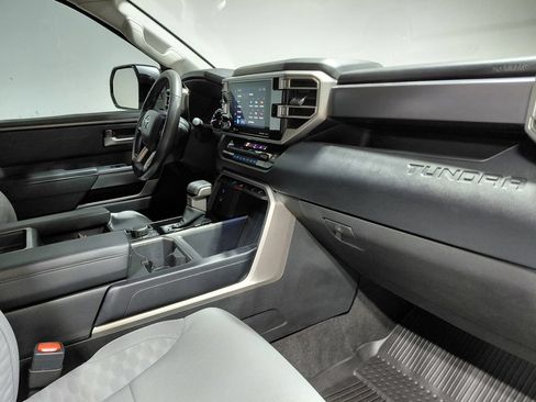 Used 2022 Toyota Tundra SR5 AWD/4WD image 30