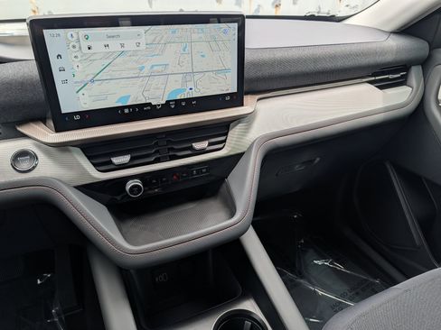 New 2026 Ford Explorer Active RWD image 30