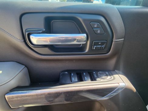 Used 2022 Chevrolet Silverado 2500 LTZ w/ Z71 Chrome Sport Edition AWD/4WD image 13
