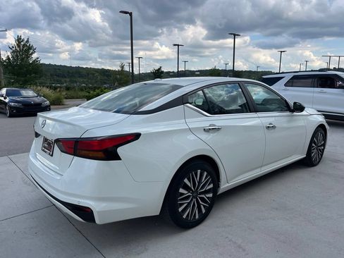 Used 2025 Nissan Altima 2.5 SV FWD image 21