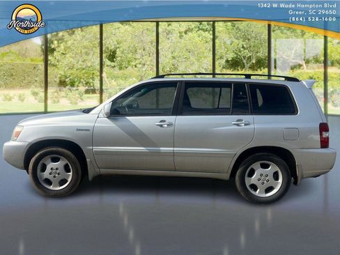 Used 2005 Toyota Highlander 2WD V6 w/ 3rd Row image 10