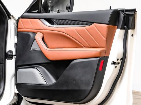 Used 2019 Maserati Levante S GranSport image 39