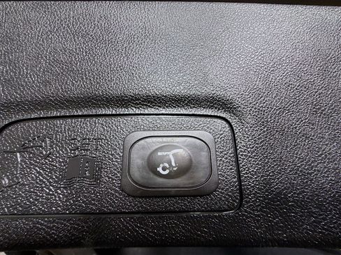 Used 2017 Lincoln MKC Reserve w/ Lincoln MKC Climate Package image 41