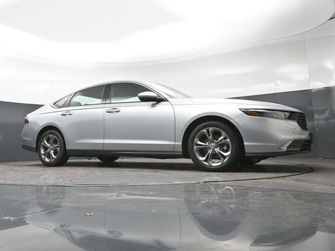 Used 2024 Honda Accord EX image 25