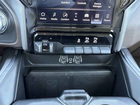 Used 2025 RAM 1500 Laramie image 30