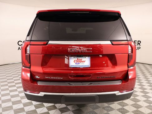 Used 2025 GMC Yukon Elevation w/ Elevation Premium Package AWD/4WD image 26