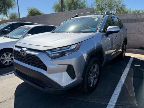 Used 2022 Toyota RAV4 XLE w/ XLE Grade Weather Package FWD image 2