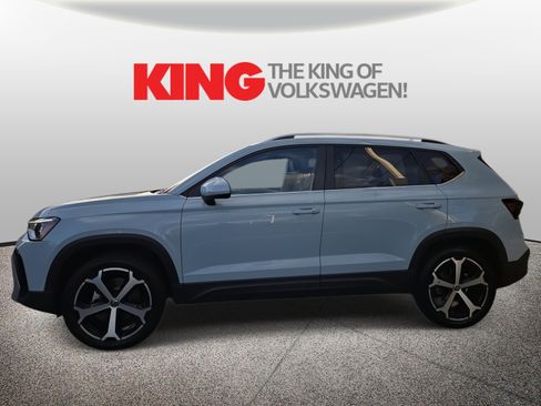 Certified 2025 Volkswagen Taos SEL image 6