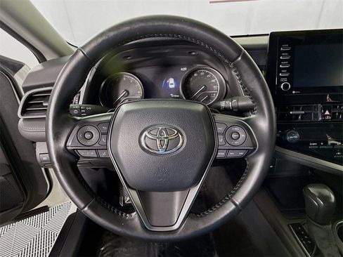 Certified 2022 Toyota Camry SE image 20