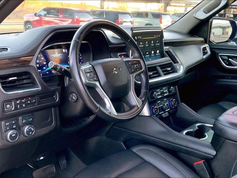 Used 2022 Chevrolet Tahoe LT w/ Luxury Package image 14